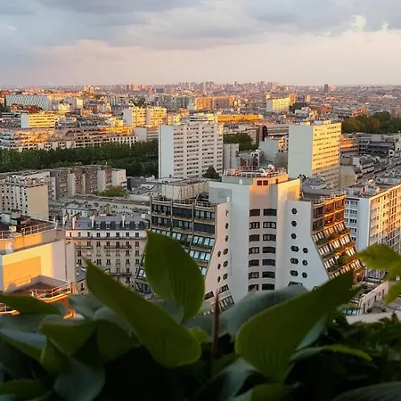 On בית אירוח פריז